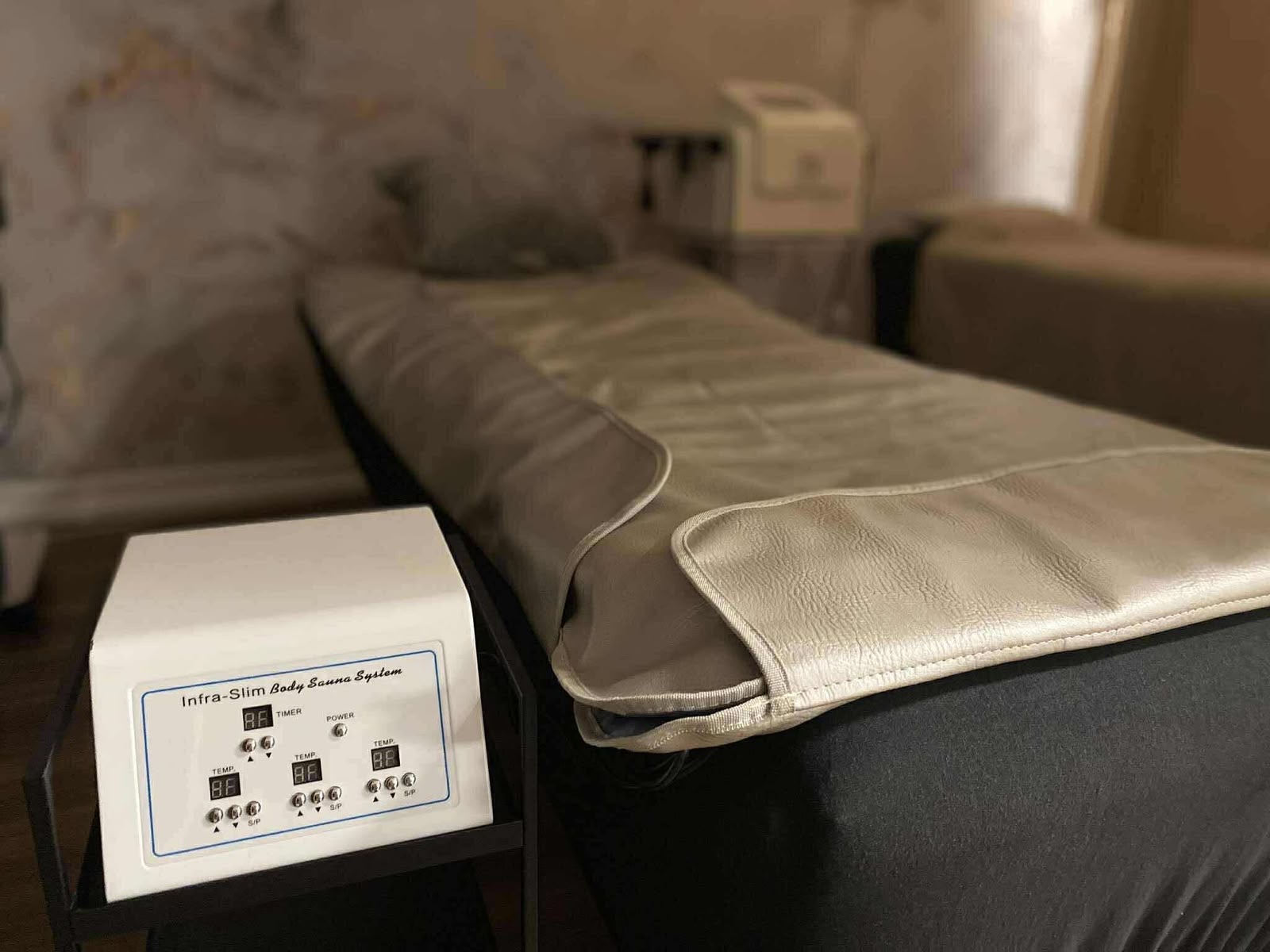 Limfodrenaż i Sauna karbonowa w salonie Fabryka Endorfiny