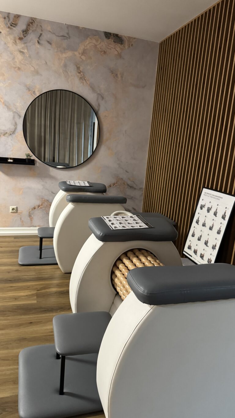 Sala rollmasażu z rolkami w salonie Fabryka Endorfiny